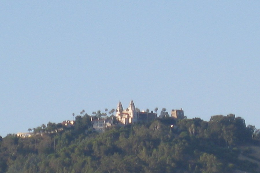 ../image/hearst castle in the distance 2.jpg